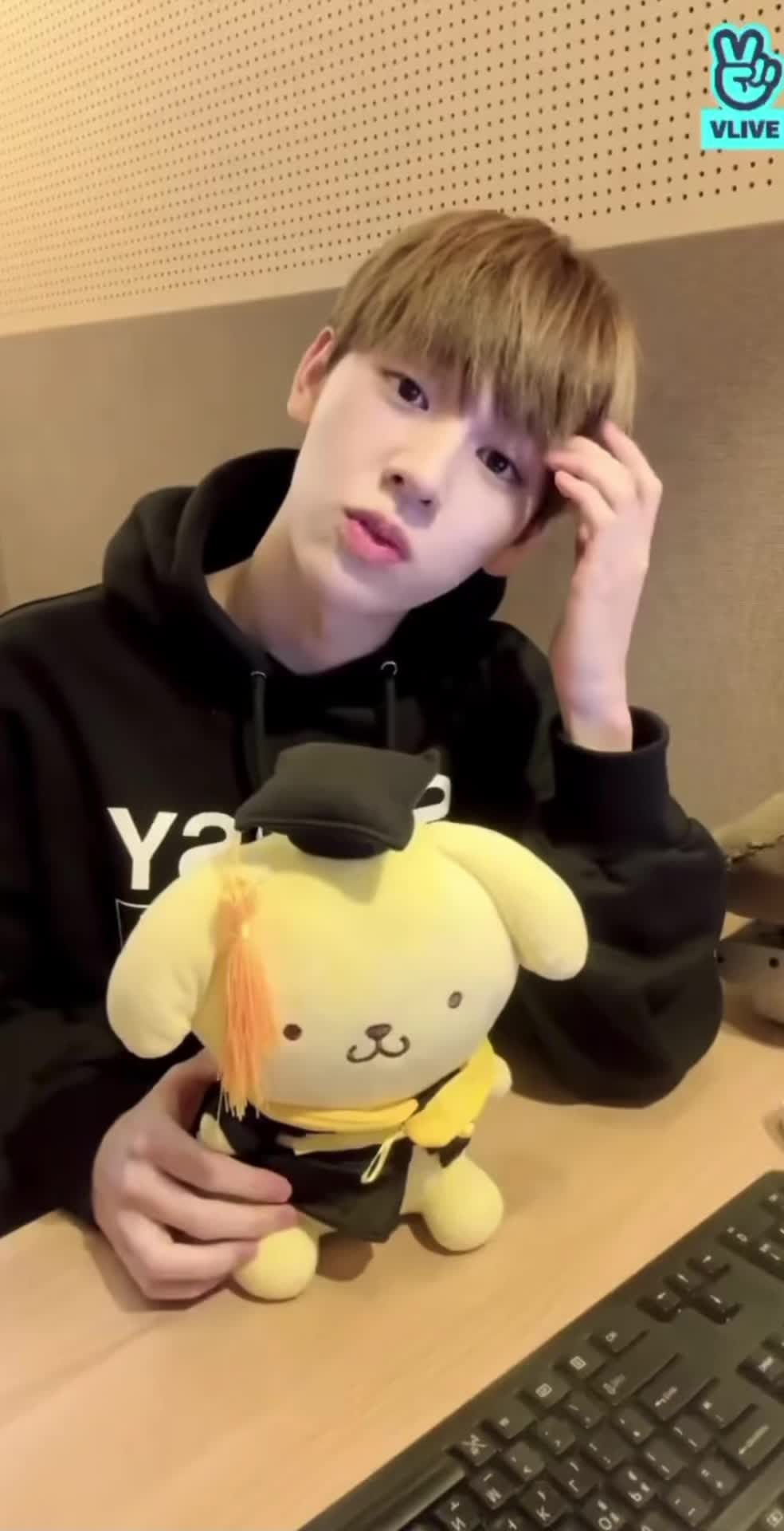 @윤념치킨