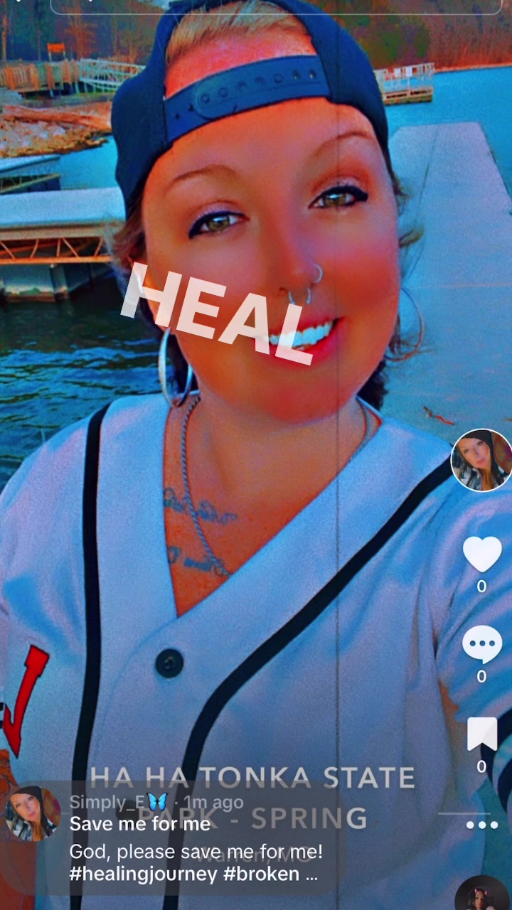 @Simply_E🦋