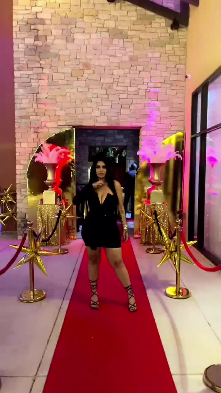 @LaritsaJ