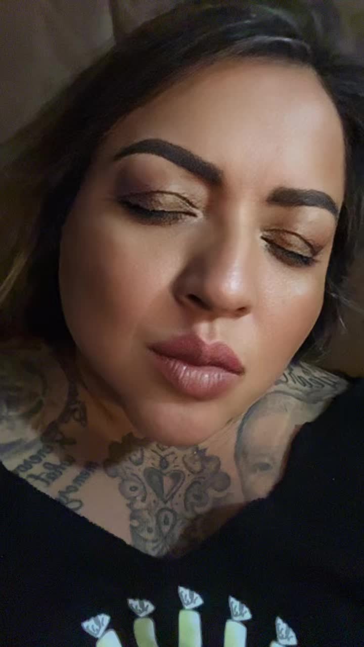 @SmokingInkedRaiderette