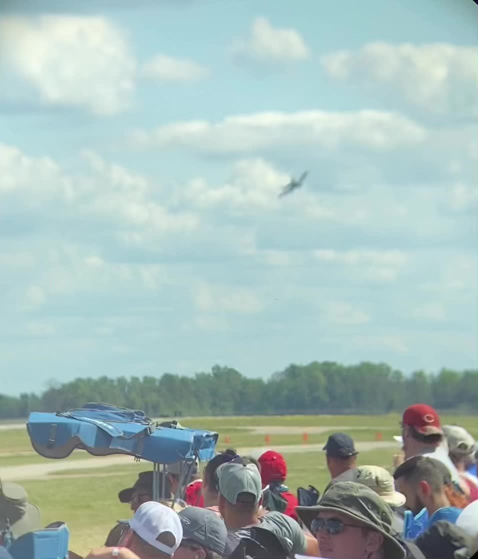 @🛩️