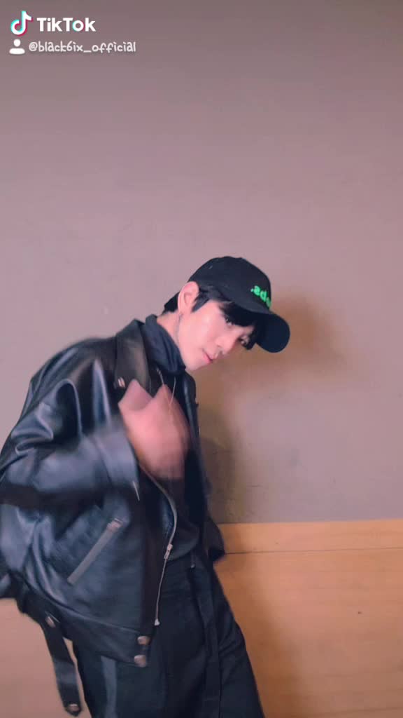 @BLACK6IX_OFFICIAL