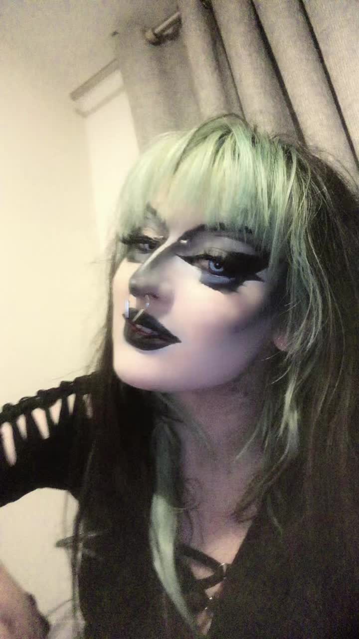 @𝔪𝔞𝔡𝔶𝔰𝔬𝔫