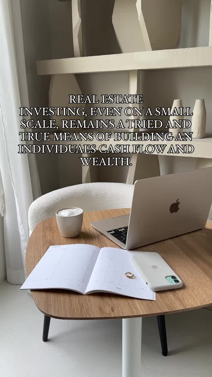 @theworldstayshere