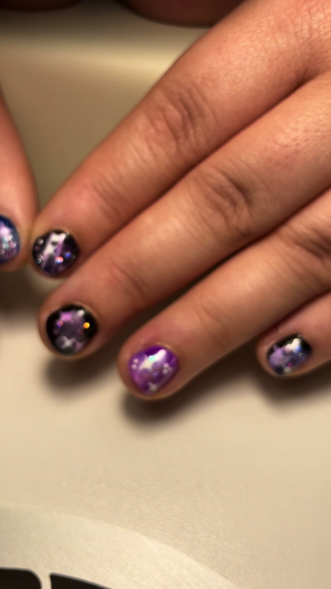 @Nailamos