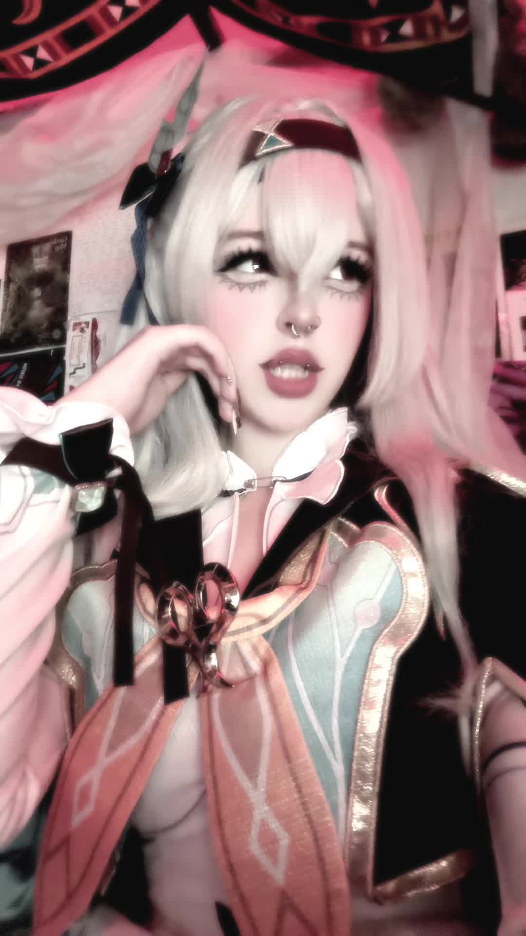 @Demi
