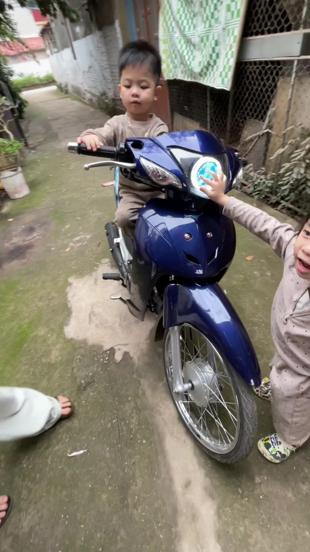 @Nguyen Bao Nam