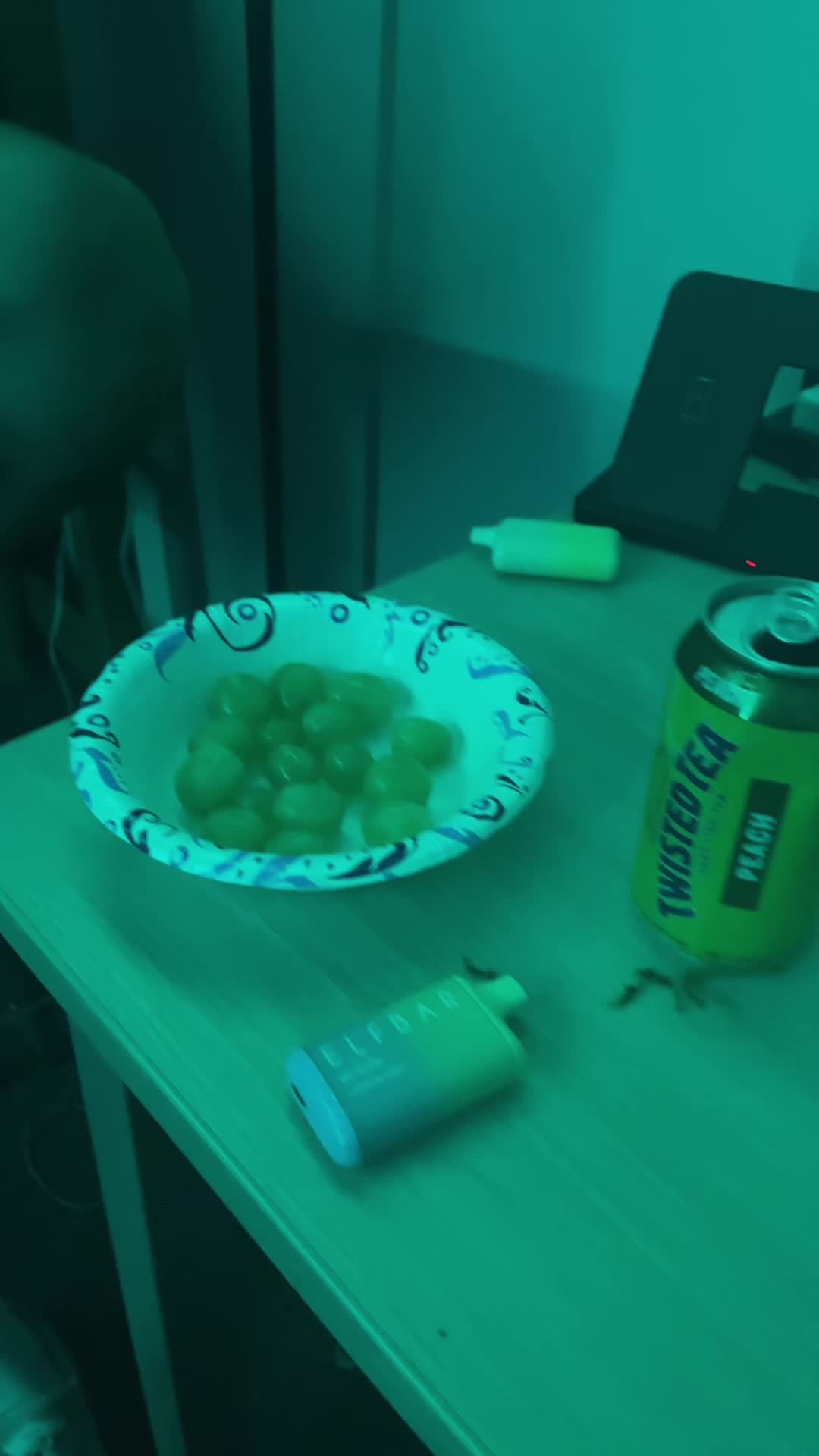 @🍸