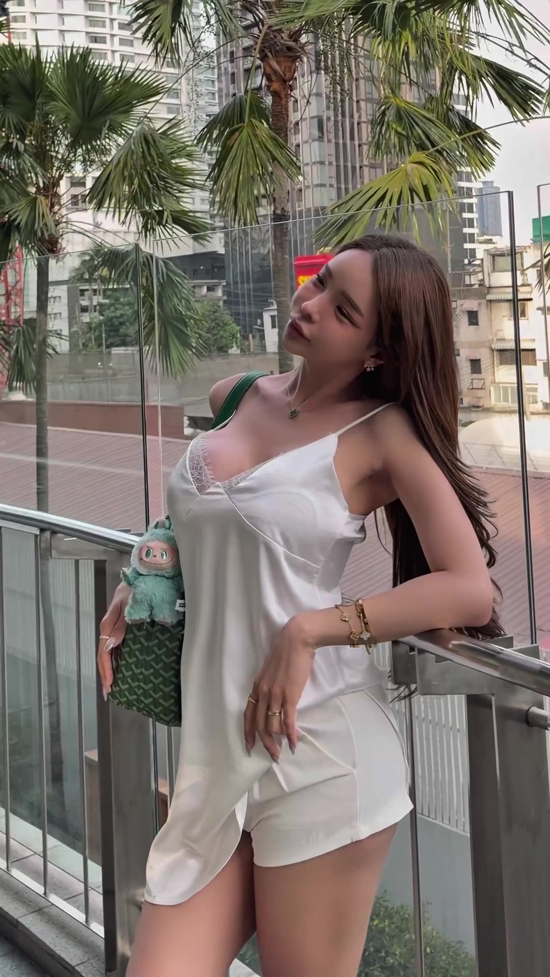 @Yoshithunchanok