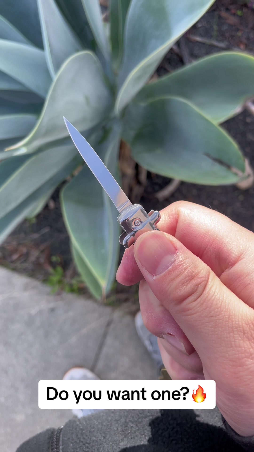 @MEGA.KNIFE