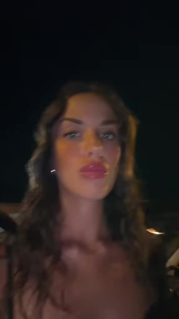 @Rebeccalandoni