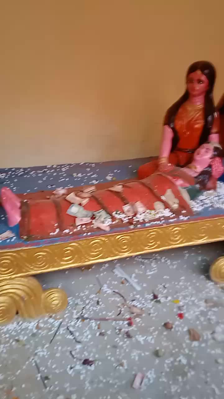 @radhika beauty parlour