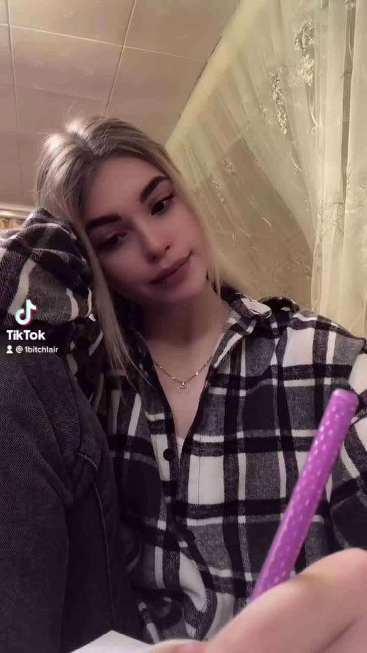 @1bitchlair