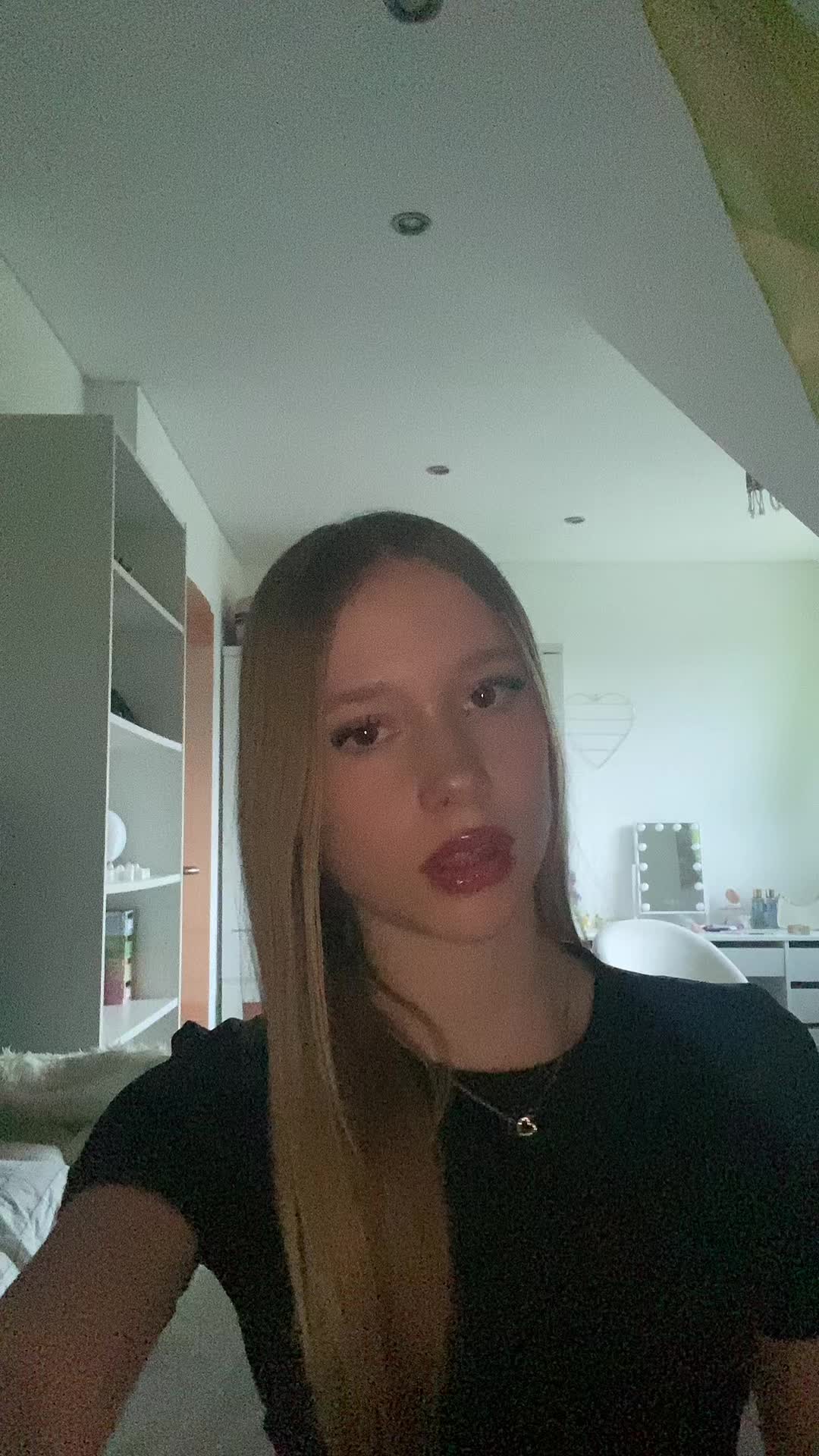@𝐦𝐢𝐚