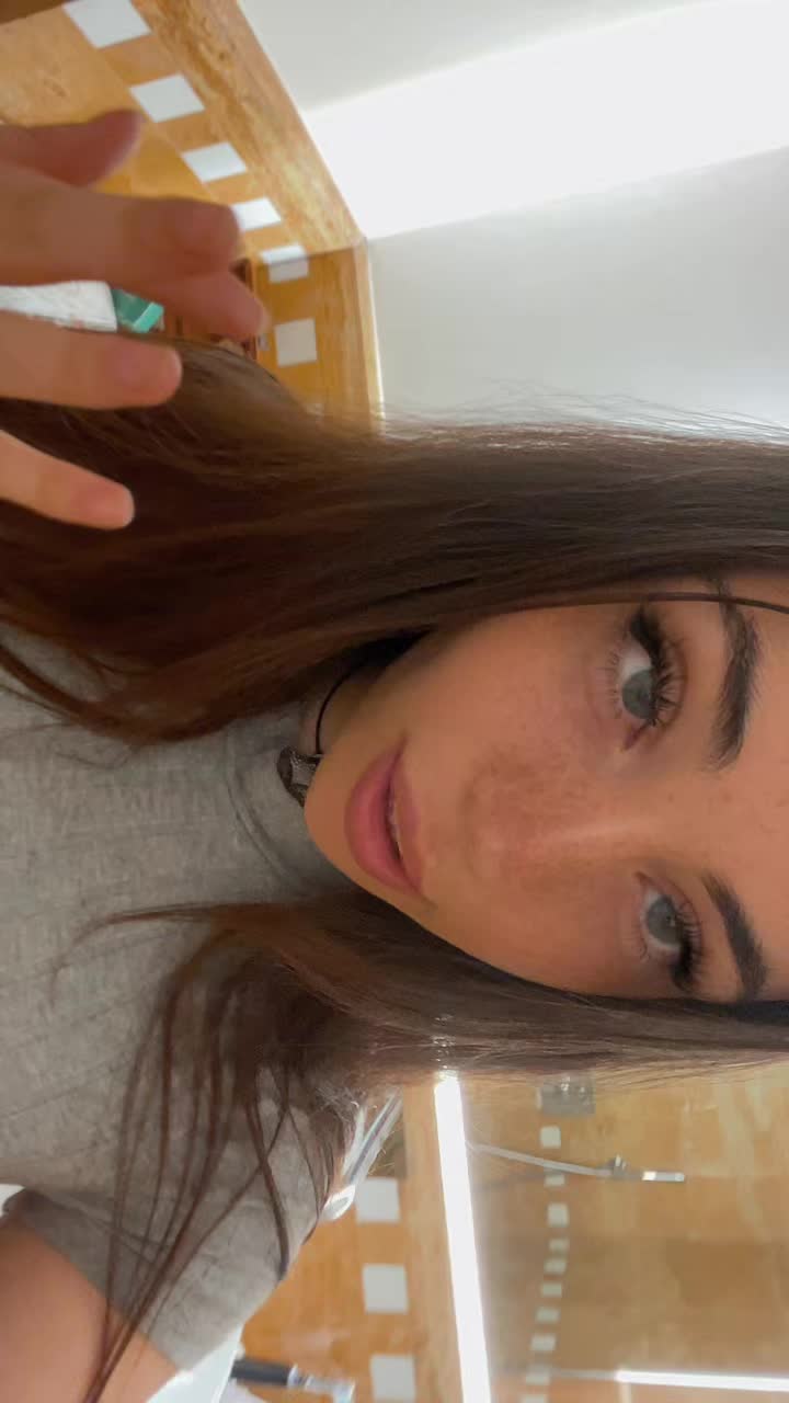 @Charly🦦