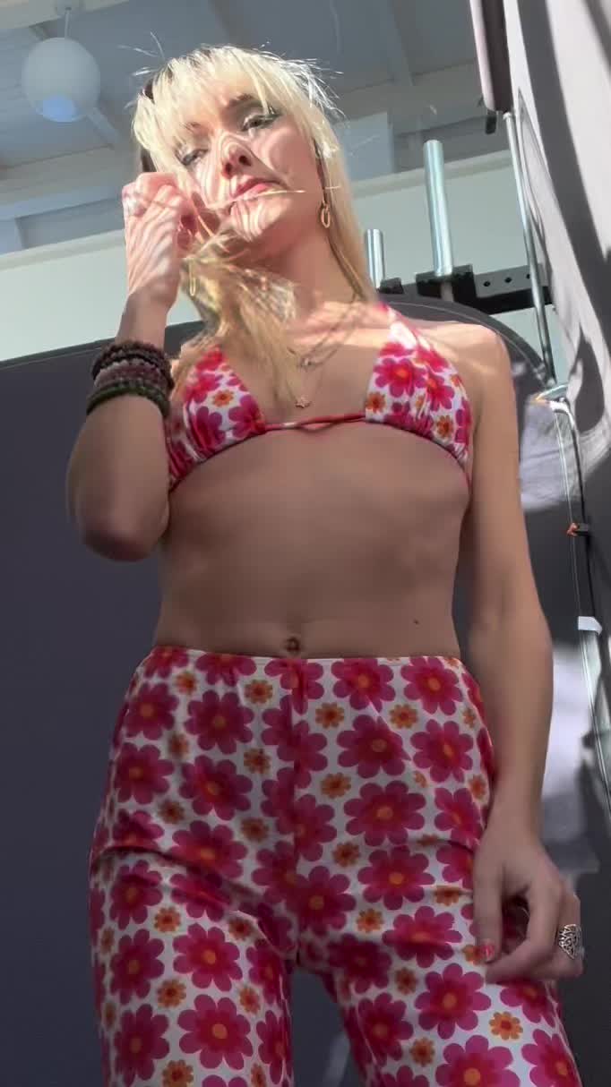 @Ella Noir