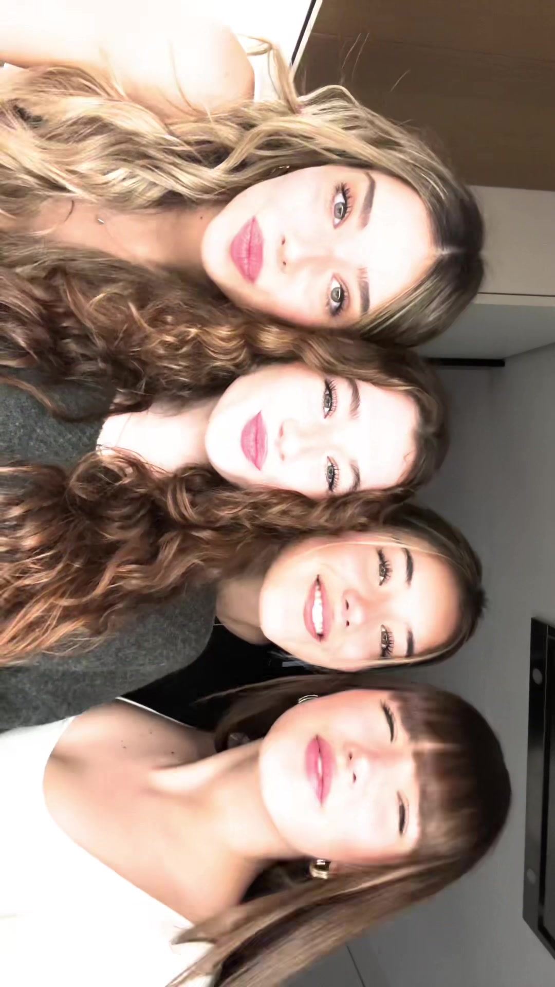 @bella