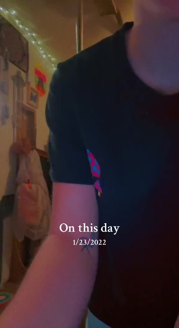 @SxyLzrd