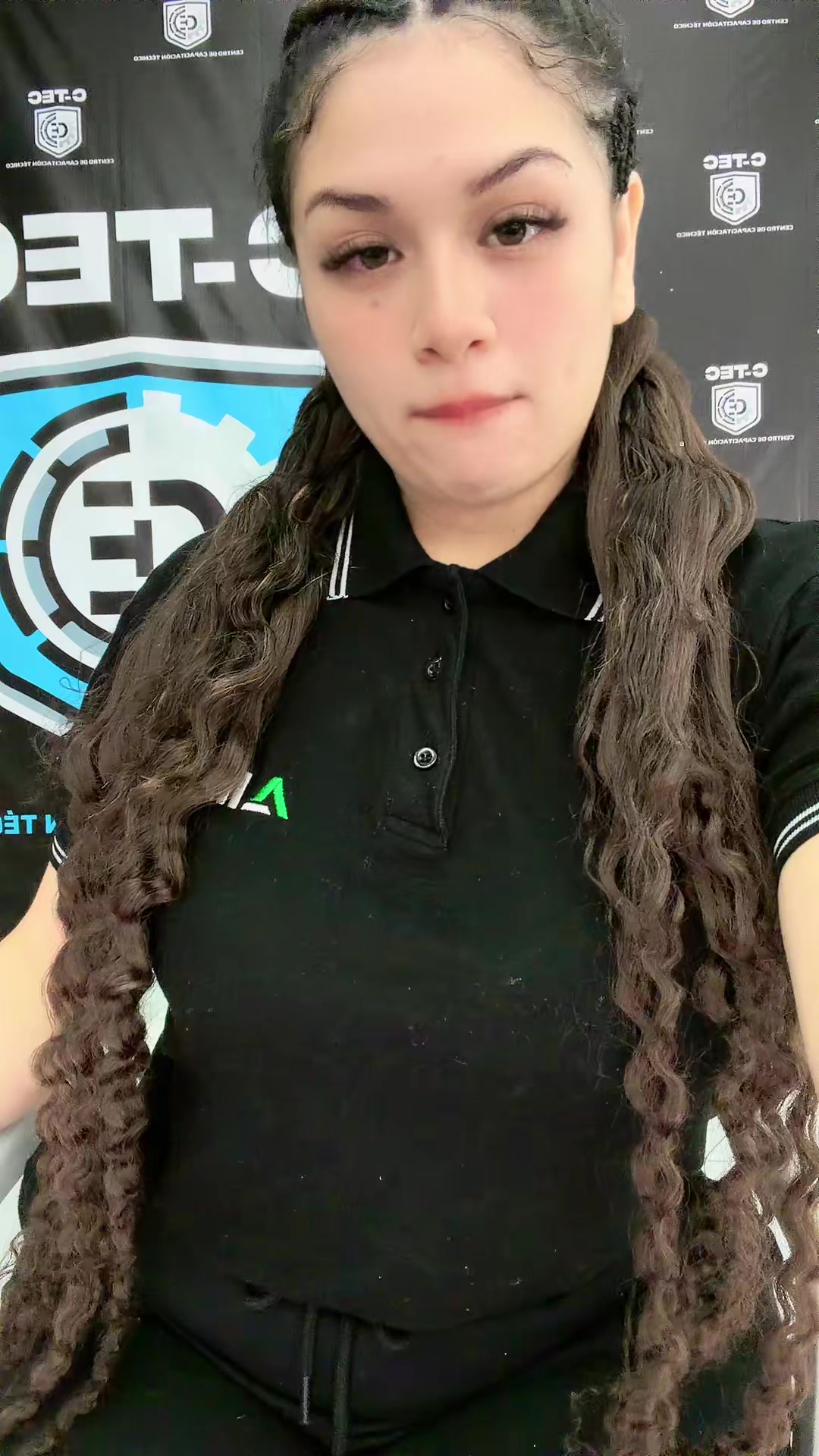 @alissonotarola
