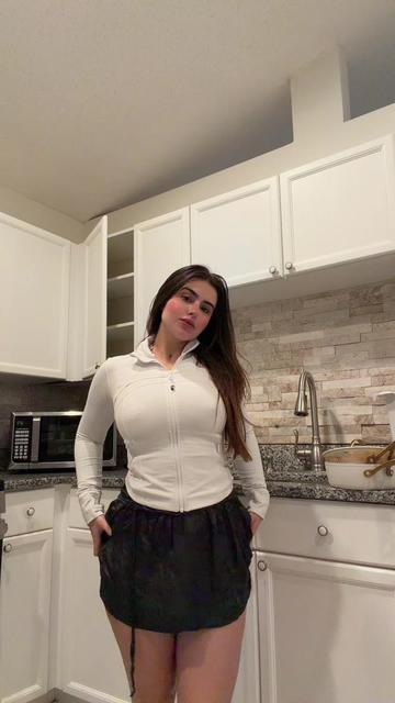 @Bella