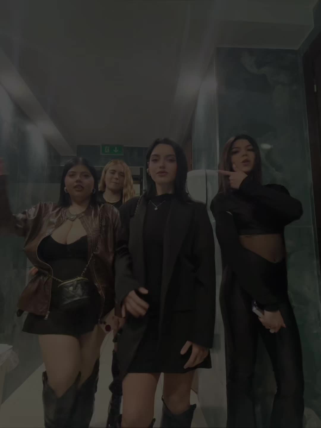 @MoonLovers