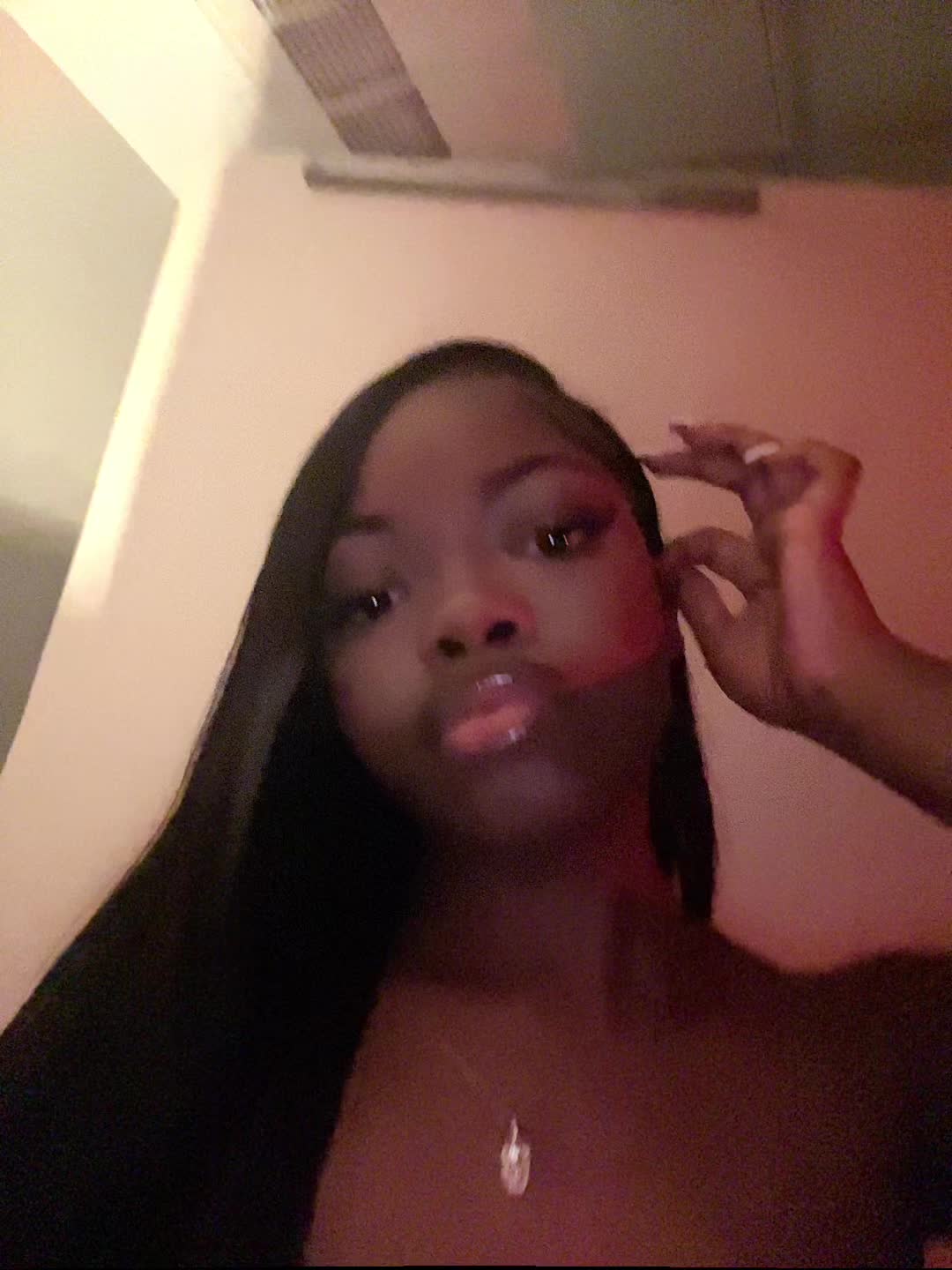@r.