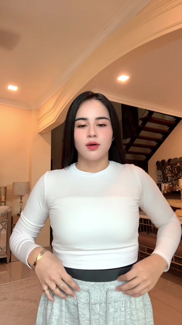 @HazLina.Co