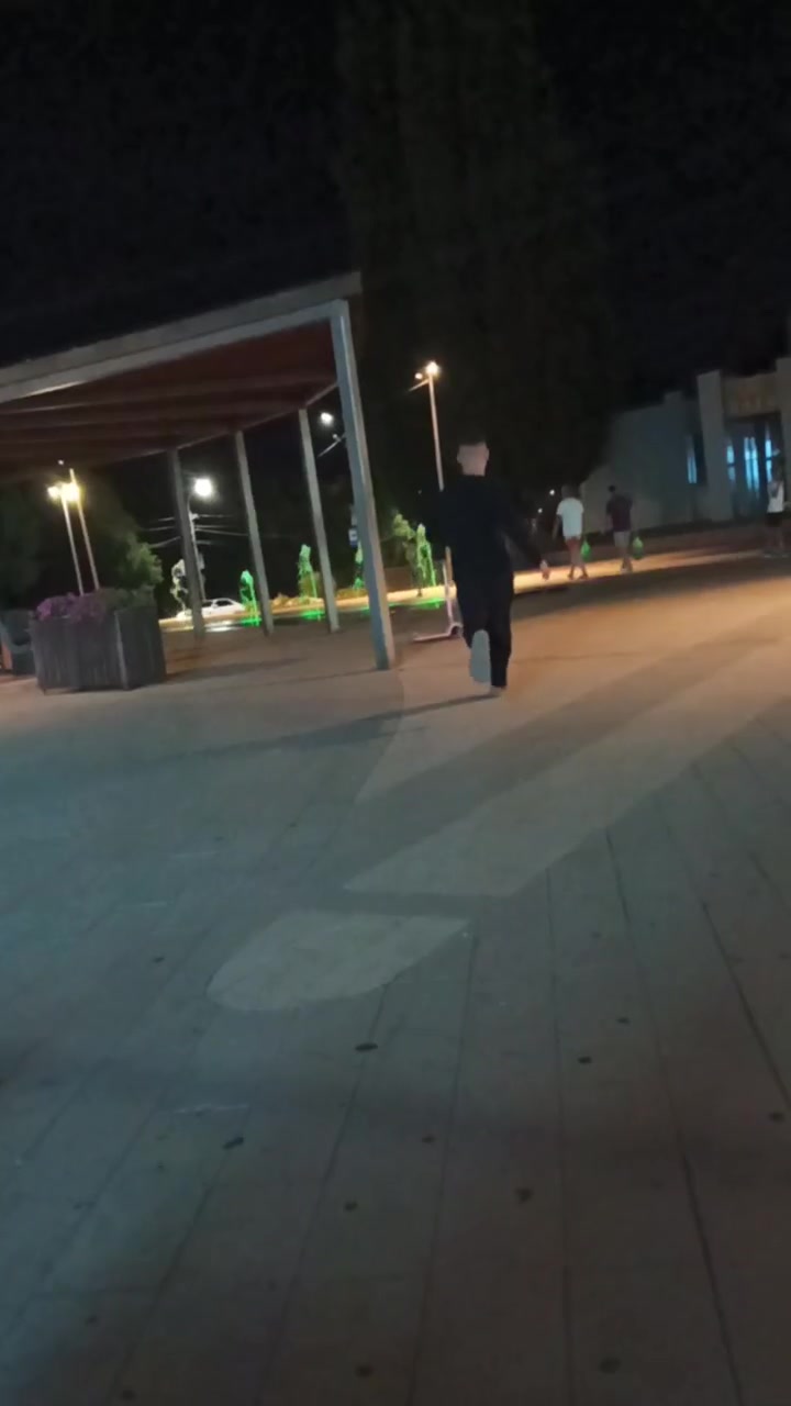 @Горила