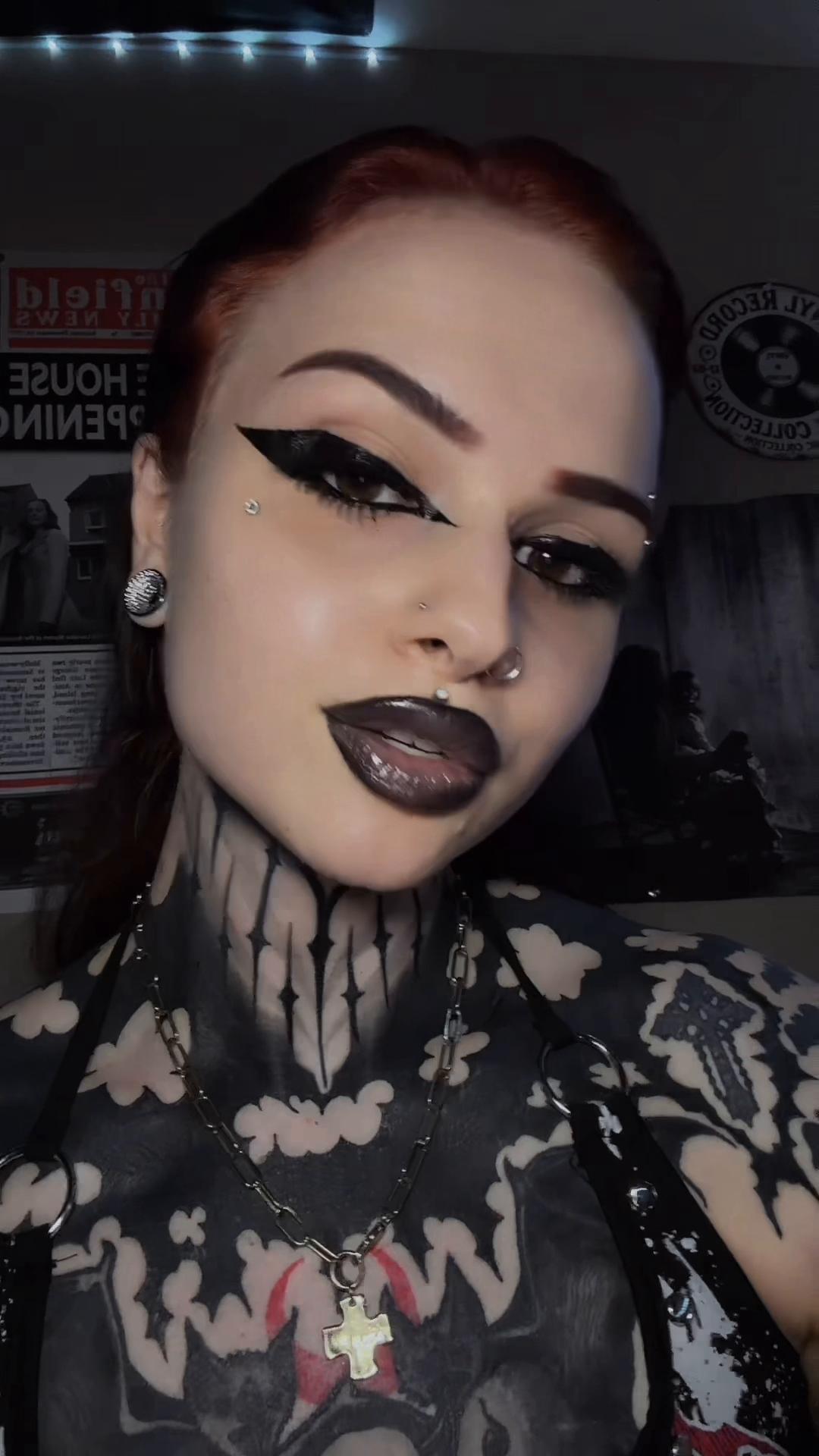 @˚ ♱ 𝔰𝔢𝔯𝔞𝔰 ♱˚