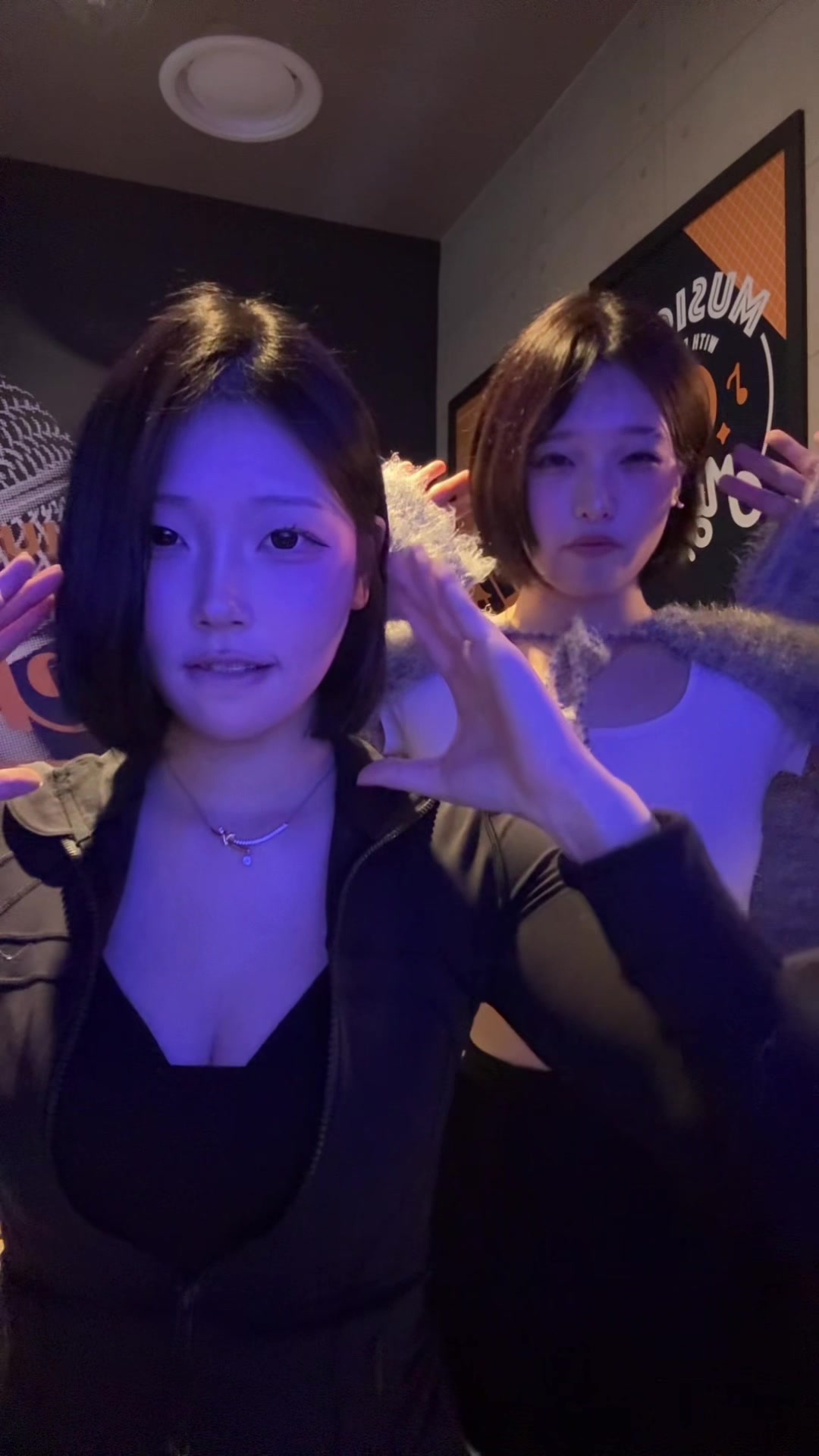 @Hwang