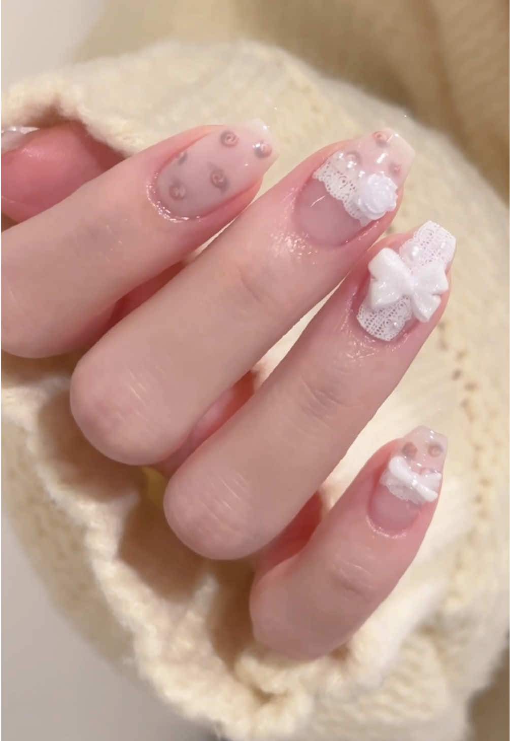@よる