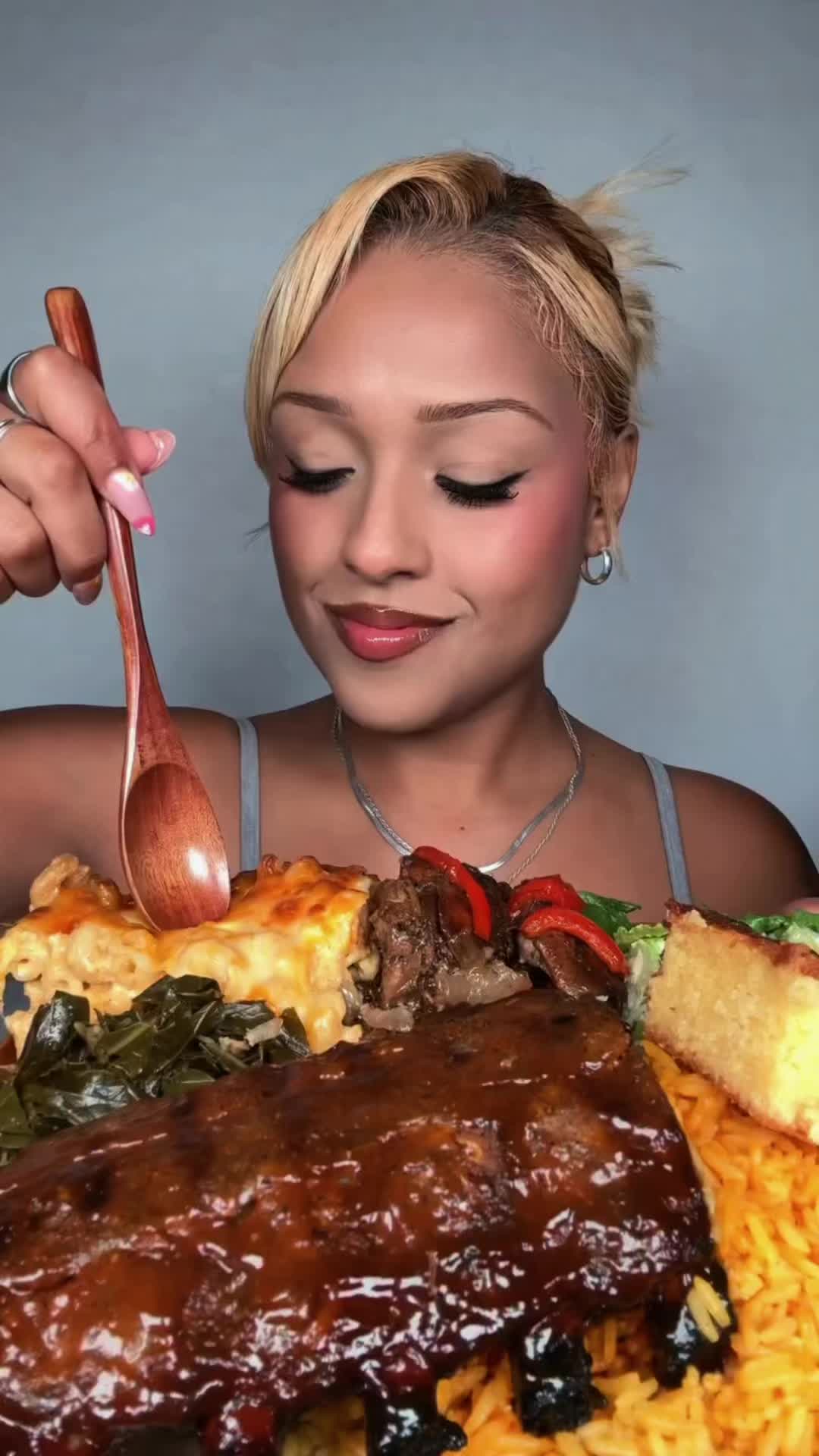 @MUKBANGS FAN PAGE