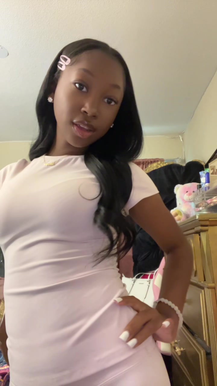 @aniyaedrienna