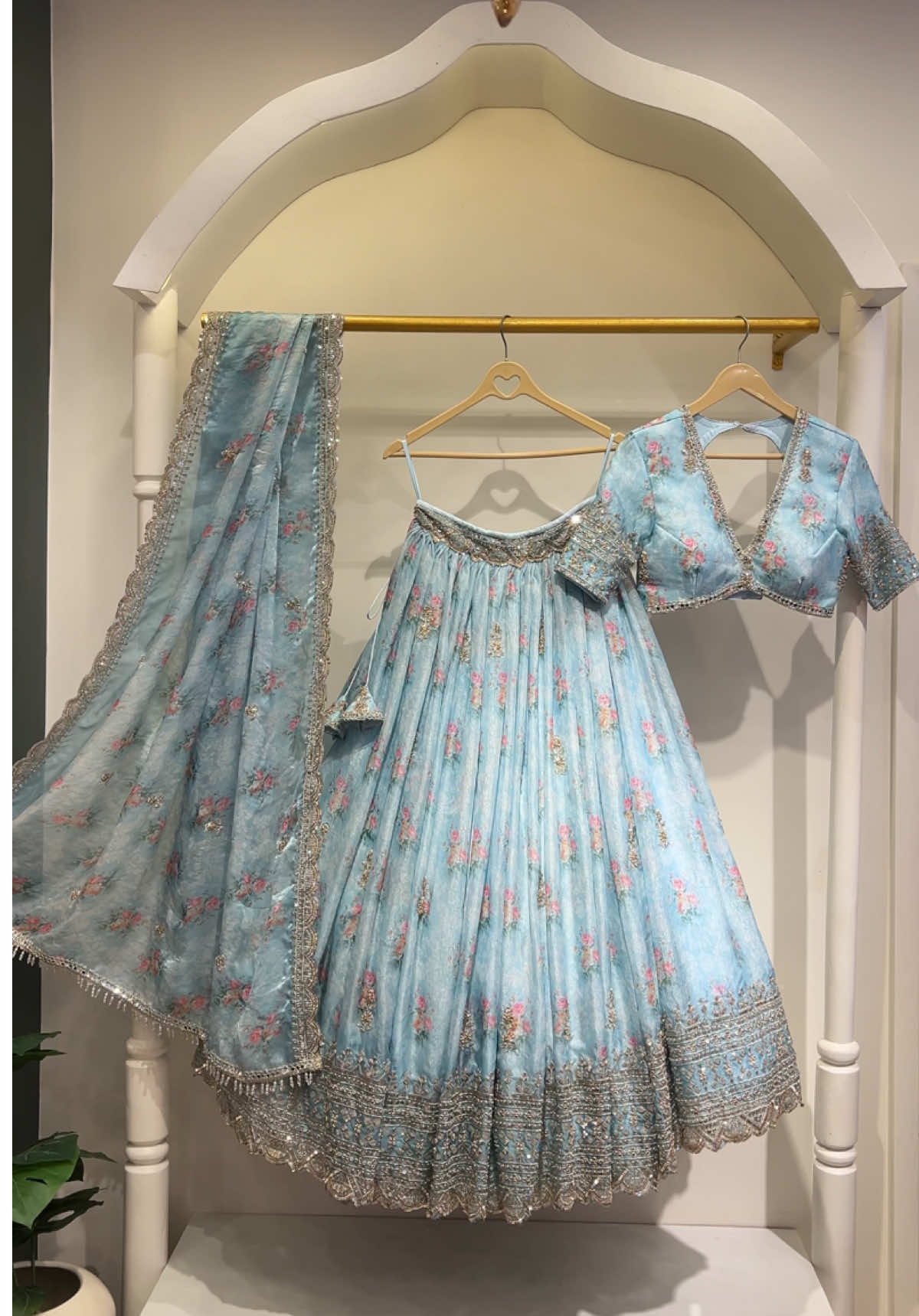 @aura_couture