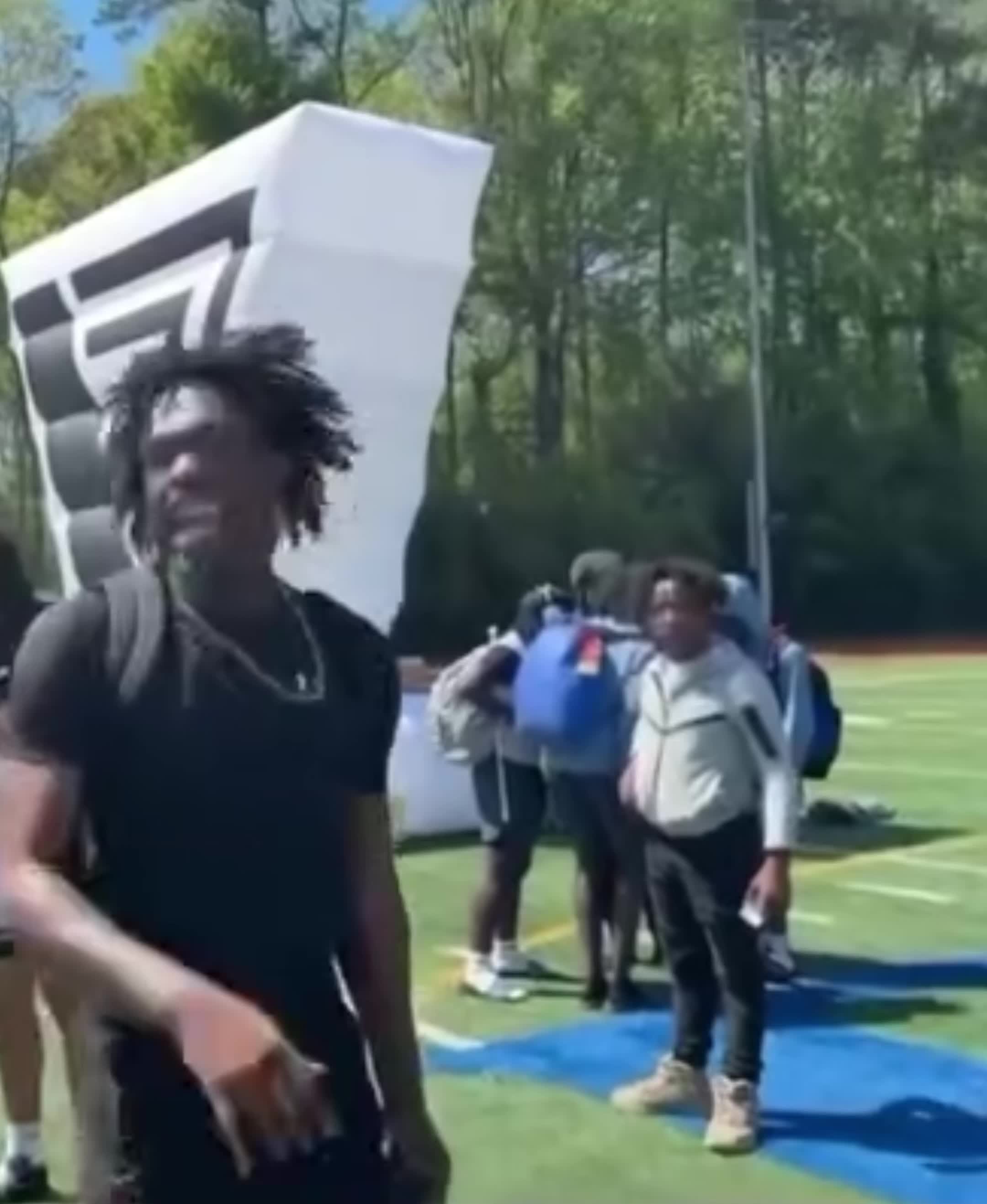@904🐐