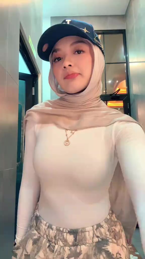 @Azura