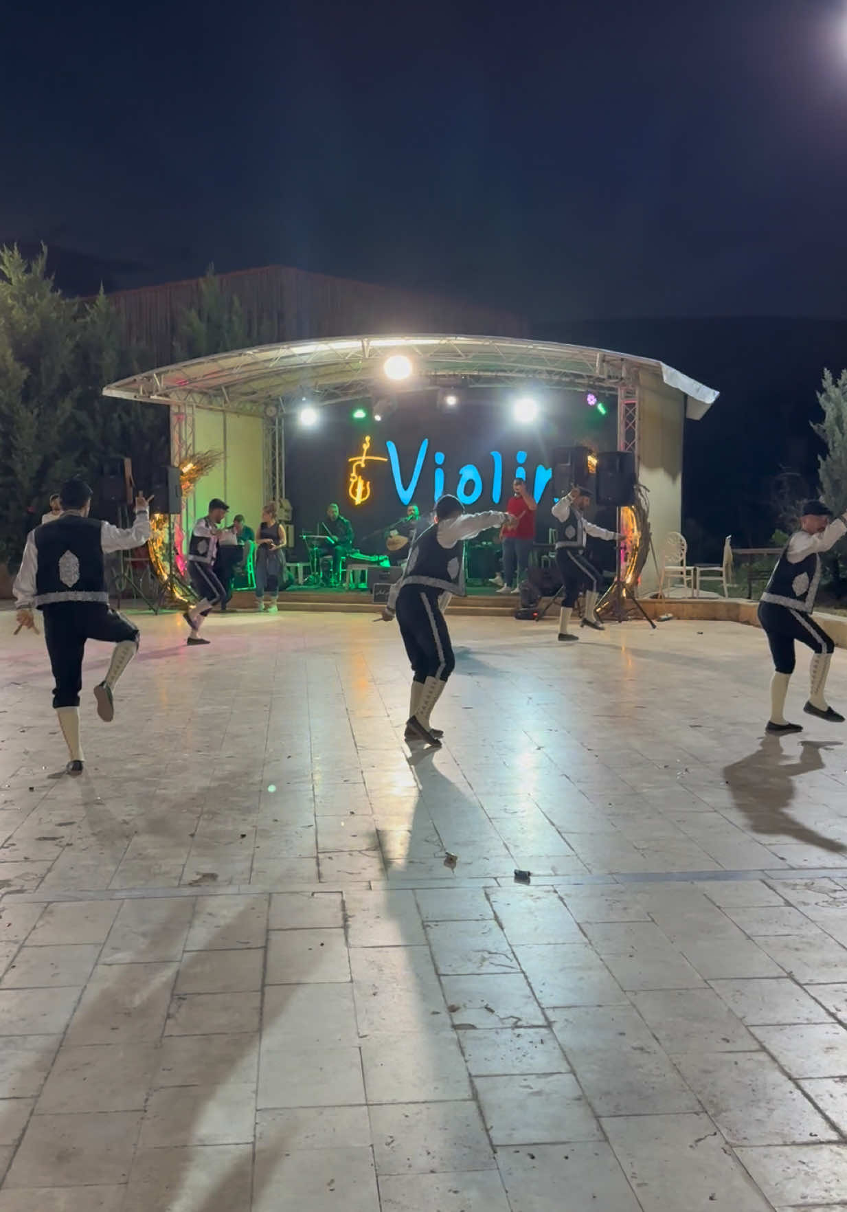 @Anıl Araz
