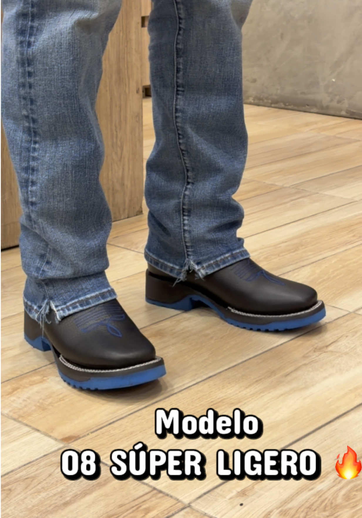 @Lara Boots