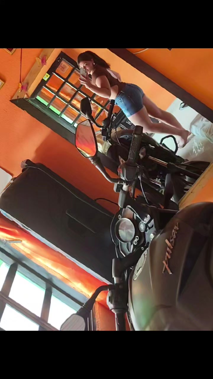 @Lorena27.
