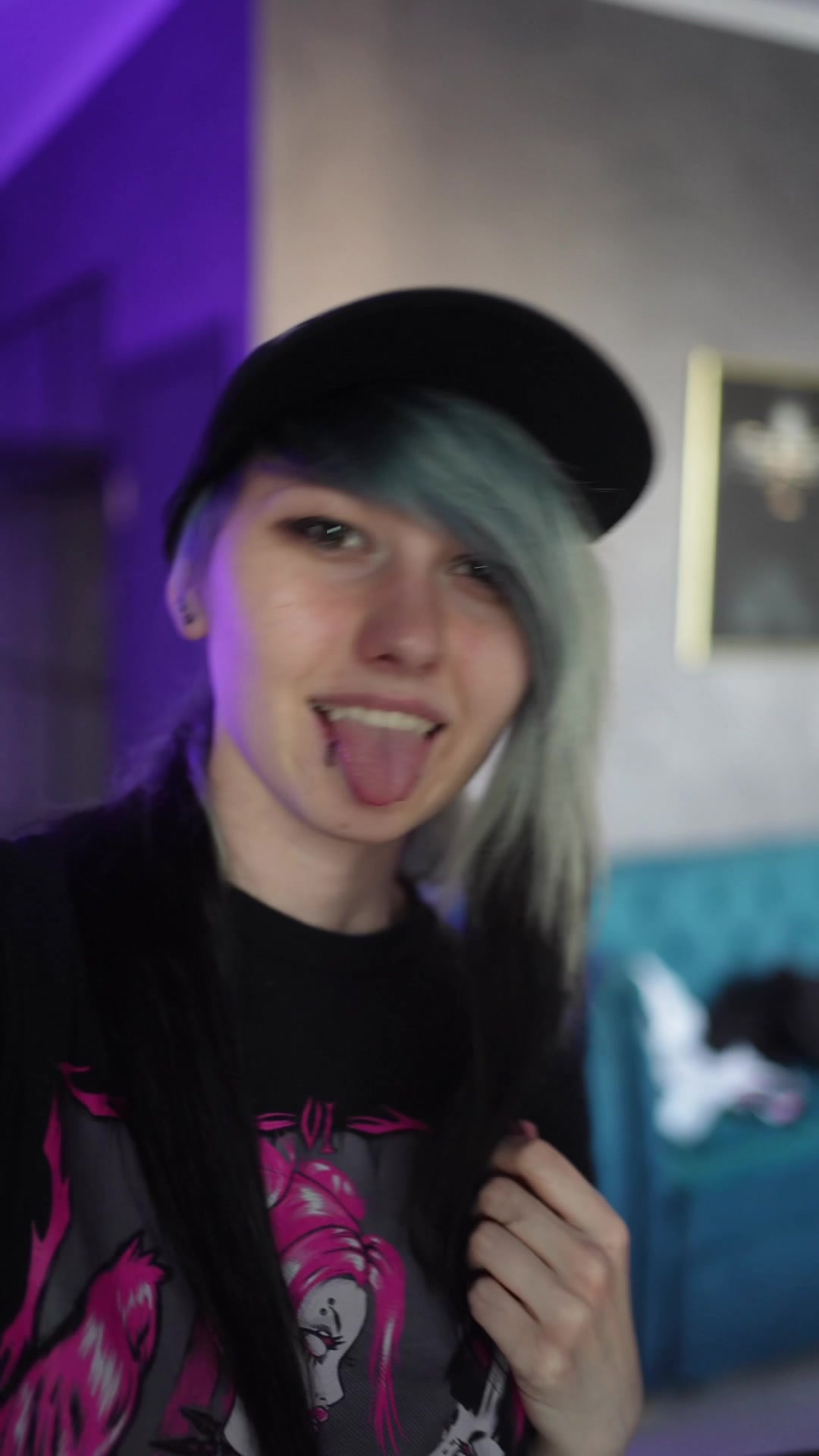 emokitten (@emokittenxx) - Urlebird