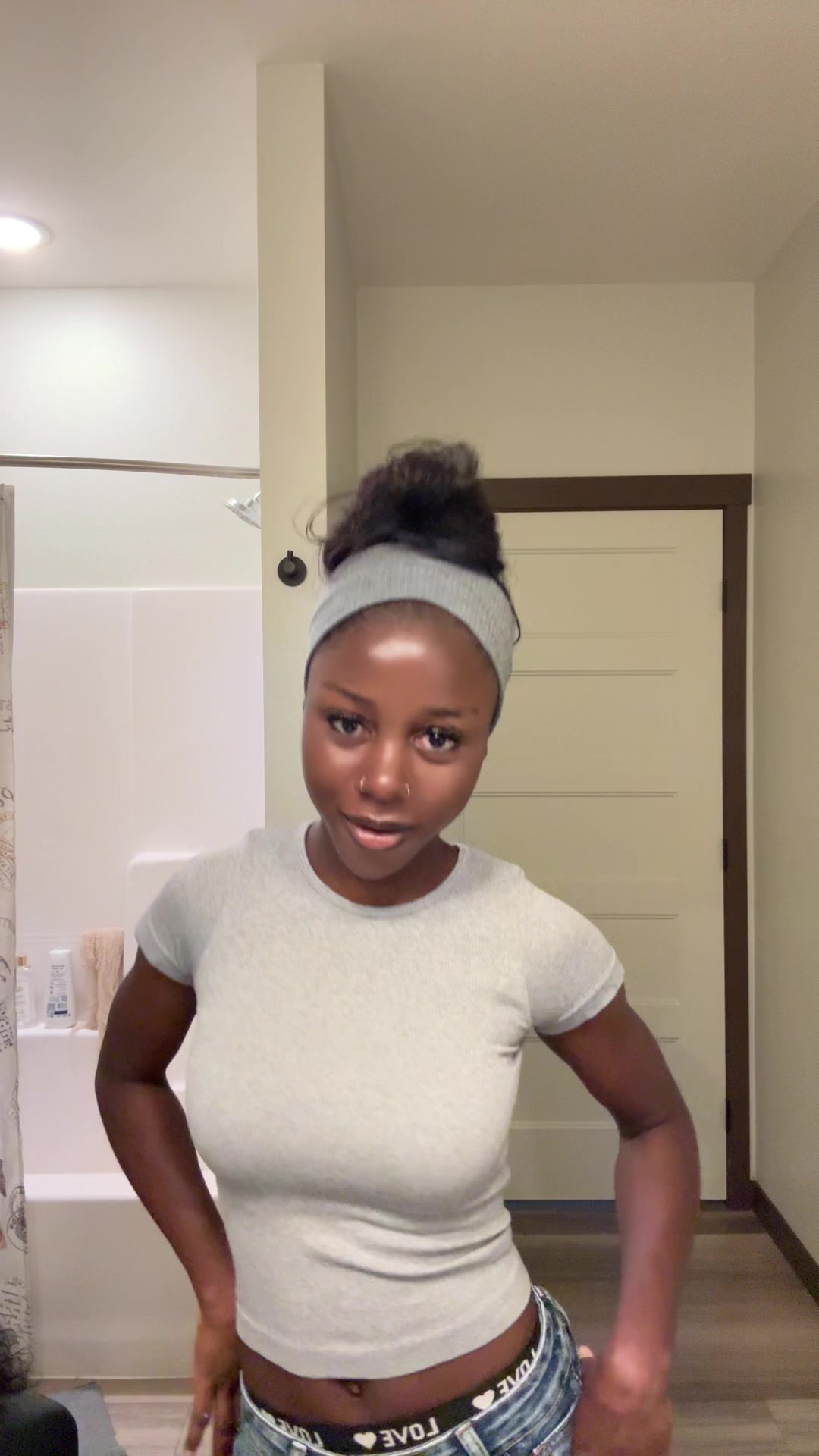 @Dark_girl_hawa