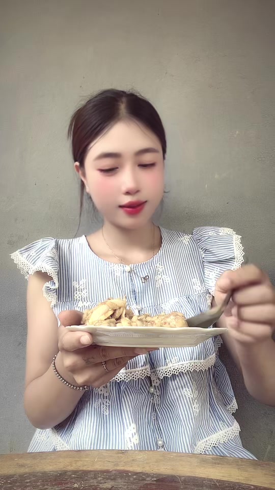@ນ້ອງຈັນ🌻💫
