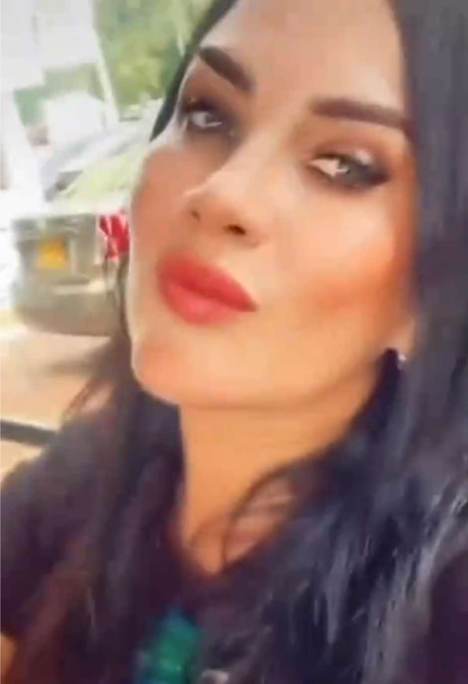 @Ángela Ruiz _ Te sigue