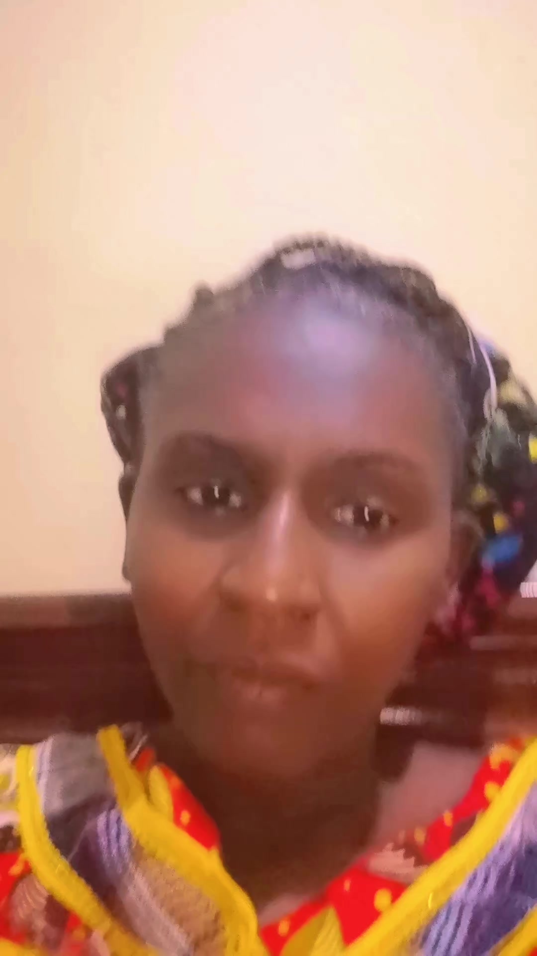 @HOLA_ME