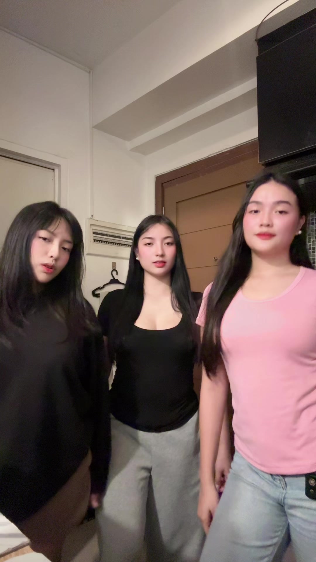 @𝓮𝓵𝓸𝓲𝓼𝓪