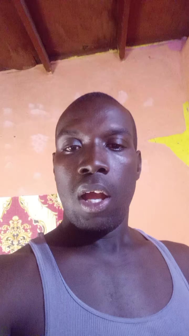 @Derval Maroon✊️