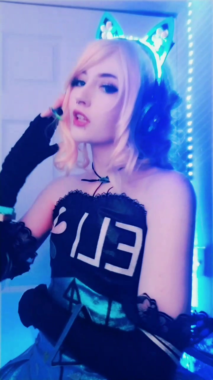 @Foxx