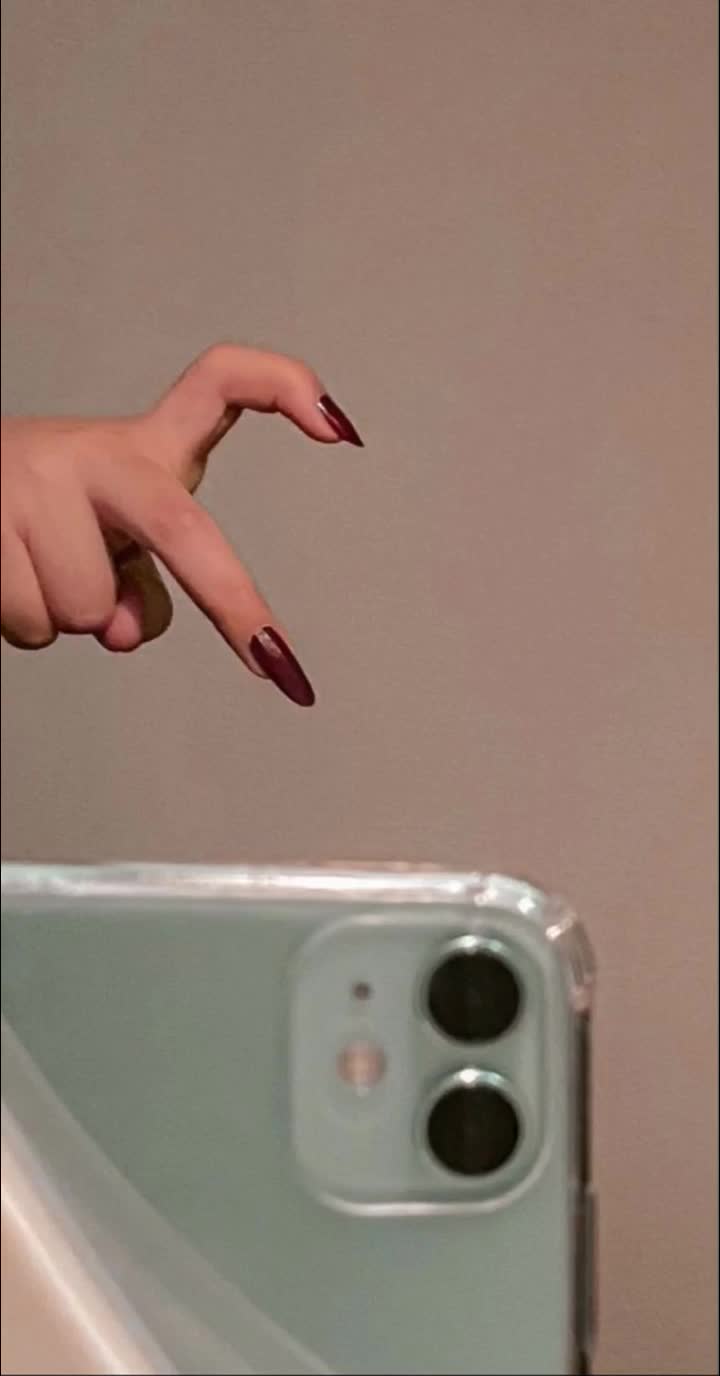 @<33