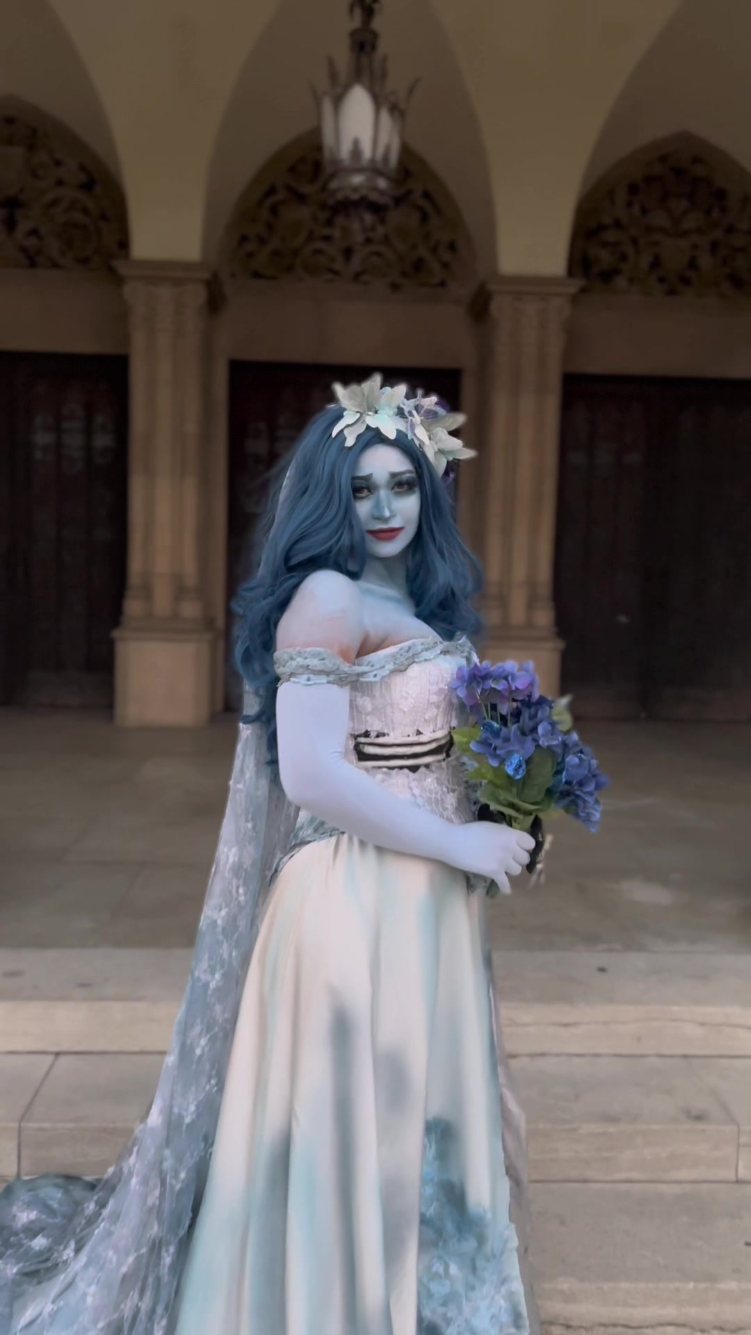 @Dressesandcapes