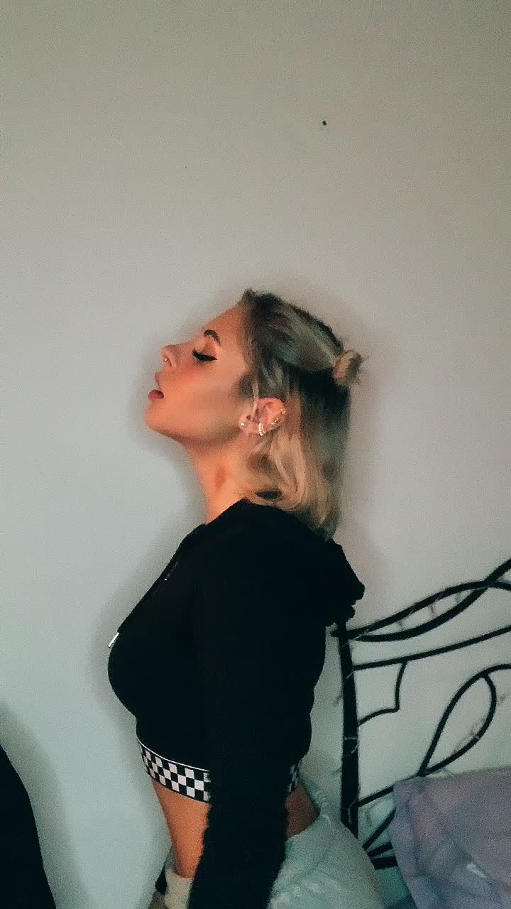@Just_la_noe